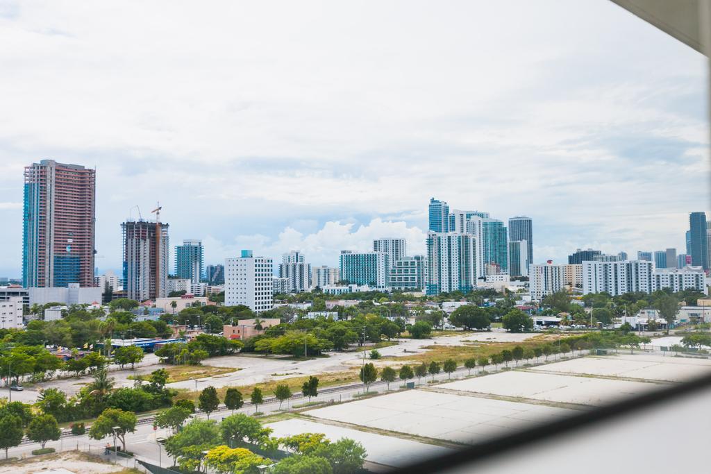 Sky City Apartments At Midtown Miami Exteriör bild