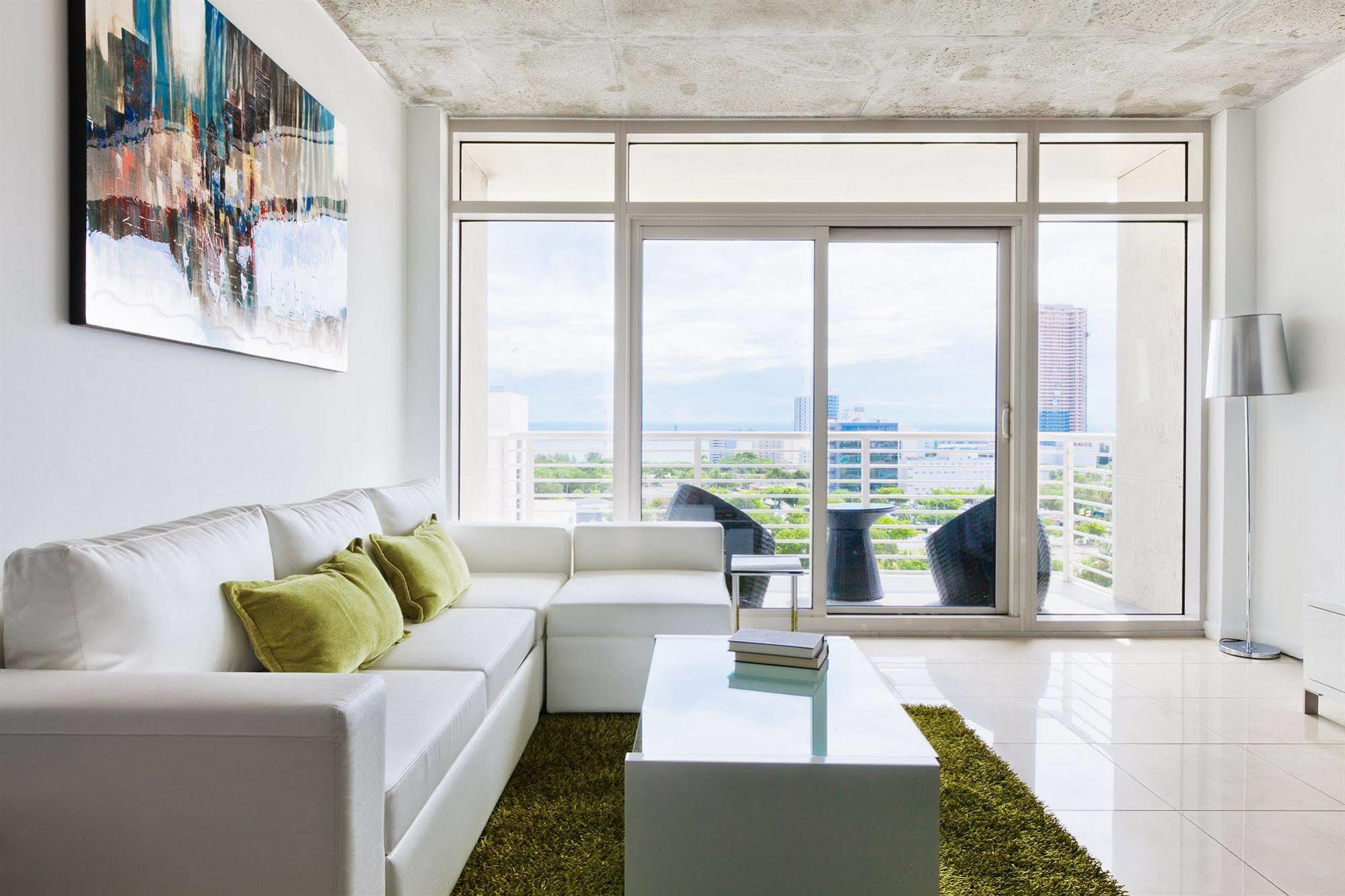 Sky City Apartments At Midtown Miami Exteriör bild